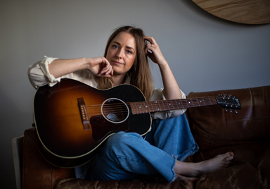 Thu 19 Nov 2026, 20:00 - Country, Bluegrass and Folk by Aline Deanna - Canada